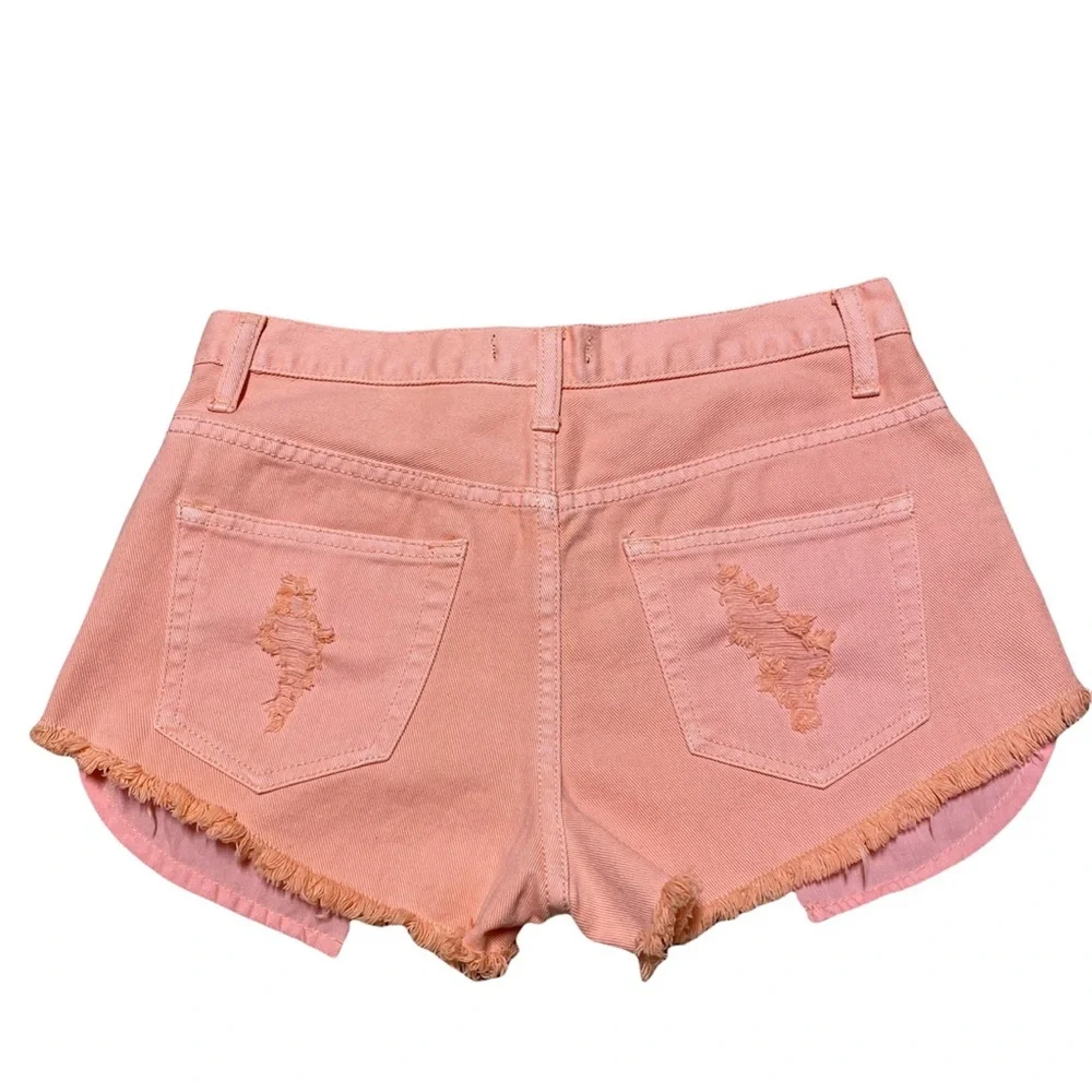 Forever 21 Jean Shorts Women’s 27 Peach Denim Distressed High Rise Button Fly